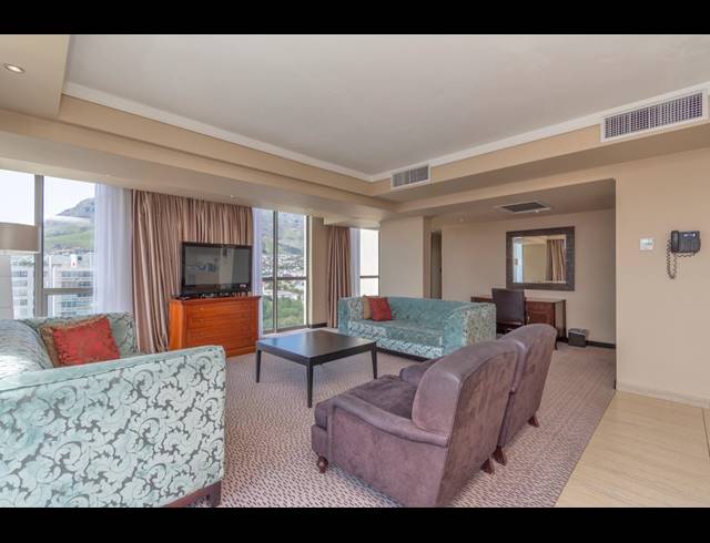 3 BEDROOM APARTMENT TO LET IN CAPE TOWN CITY CENTRE